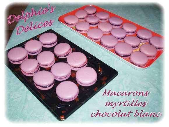 MACARONS GANACHE MYRTILLES-CHOCOLAT BLANC MACARONS GANACHE MYRTILLES-CHOCOLAT BLANC