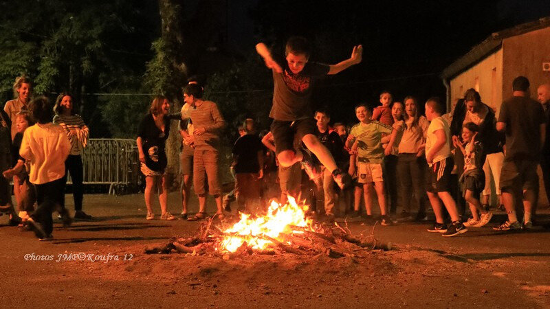 Photos JMP©Koufra 12 - Le Caylar feu de la St Jean - 29062018 - 577