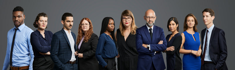 Frédéric Fougerat entouré de Fawaz Mamah, Joséphine Hakim, Paul Lamoureux, Marine Gitton, Alexia Mateta, Agathe Weil, Nadjet Boubekeur, Raphaëlle Guerand et Benoît Repoux.