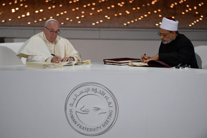 PAPE FRANCOIS ET AHMAD AL-TAYYIB FRATERNITE SENS DU MONDE 1