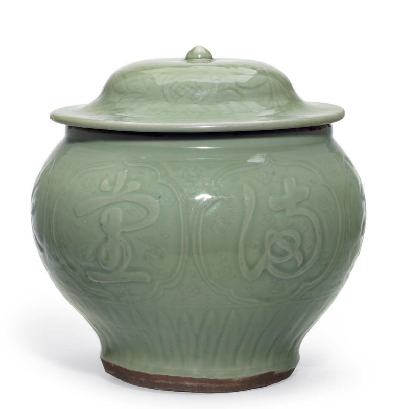A large Longquan celadon jar and cover, Yuan-early Ming dynasty, 14th-15h century