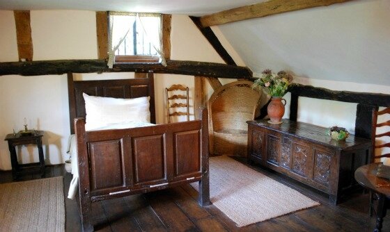 Stratford-Anne-Hathaways-Cottage-inside