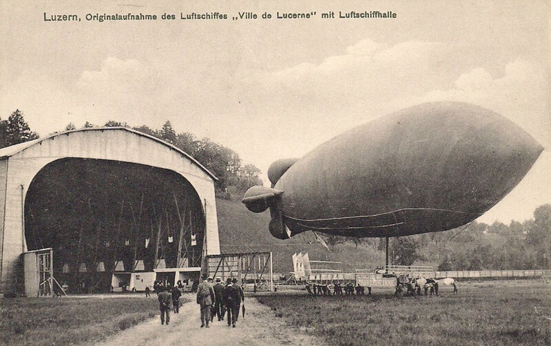 CPA Dirigeable Ville de Lucerne Hangar