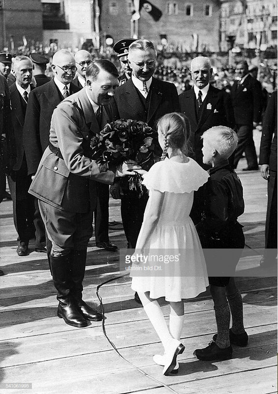Hitler et Hjalmar Schacht