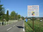Laàs, entrée du village (64)
