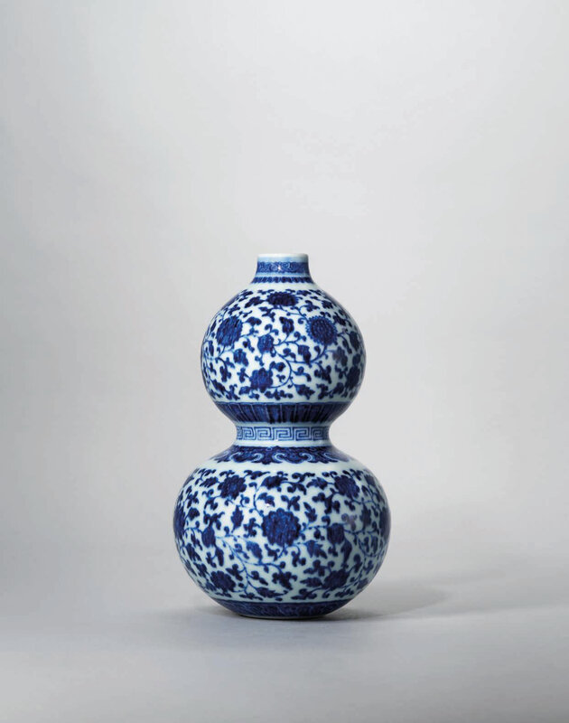 A rare Ming-style blue and white double-gourd vase, Yongzheng-Qianlong period (1723-1795)