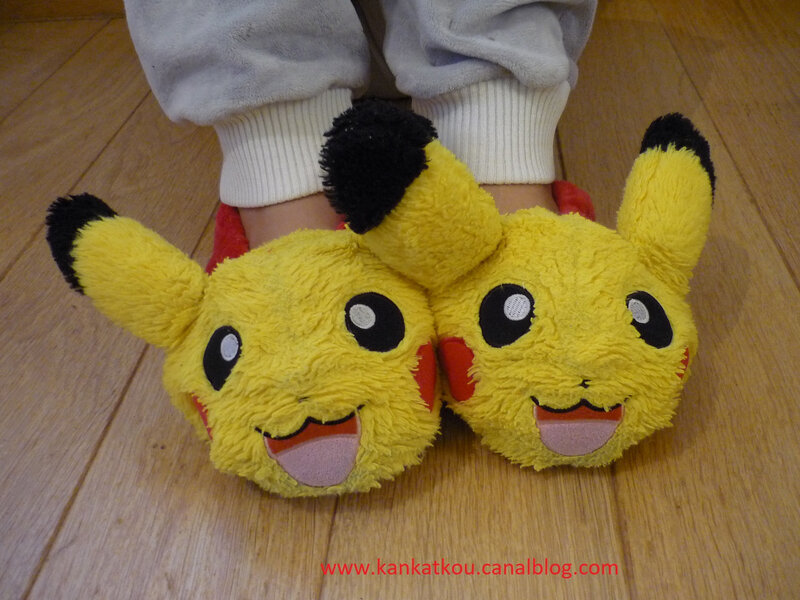 P1440330 chaussons pikachu