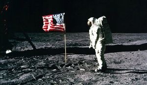 Neil-Armstrong_-Une-etoile-sur-la-lune-14_galleryphoto_paysage_std