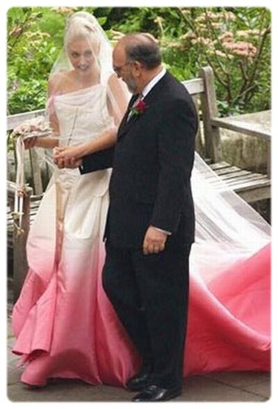gwen_stefani_celebrity_wedding_gowns_designer_bridal_gowns_armani_wedding_gown