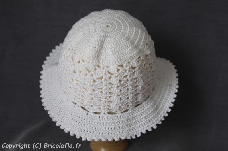 chapeau_blanc_b_b__c