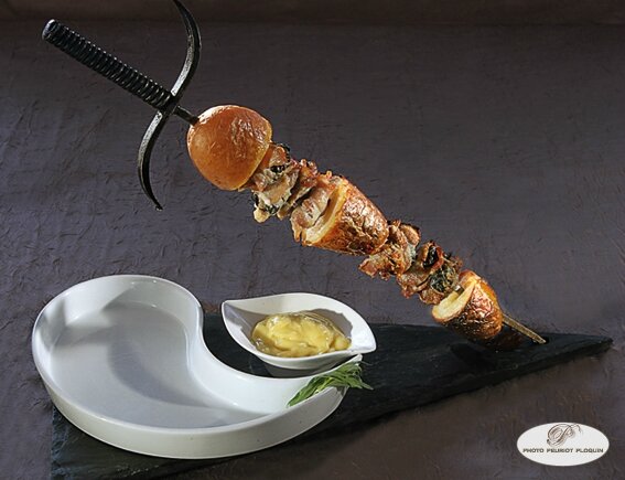 Brochettes_d_ESCARGOTS_petits_gris_a_la_poitrine_fumee_sauce_aioli_Au_Coq_en_Pate_a_Lautrec_81