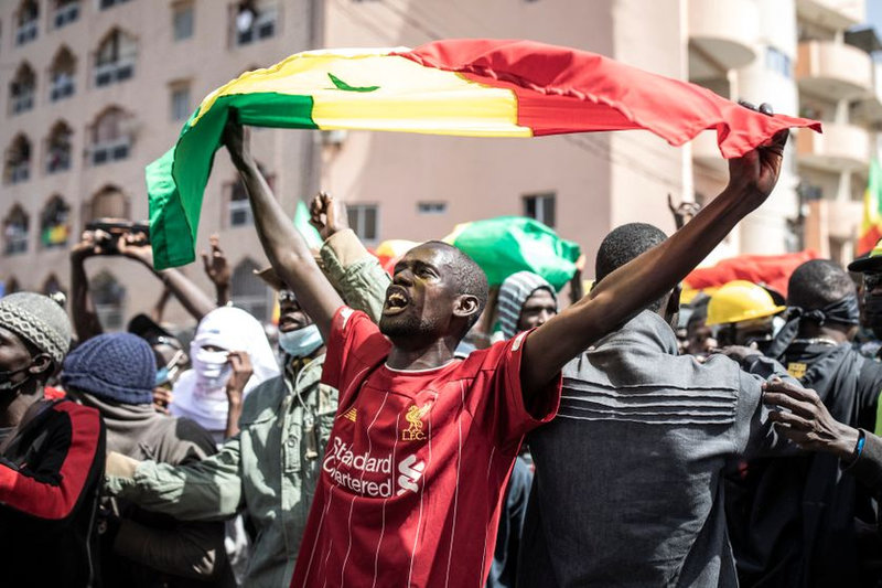 Le-Senegal-les-germes-de-la-violence-et-de-linstabilite-politique-et-sociale-et-lappel-du-large