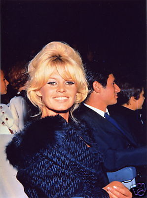 1962-09-premiere_le_repos_du_guerrier-020-1