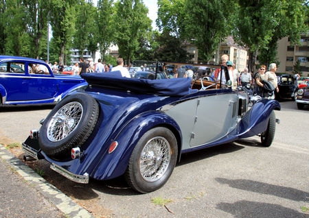 Bugatti_type_57_C_corsica_cabriolet_de_1937__Retrorencard_aout_2010__02