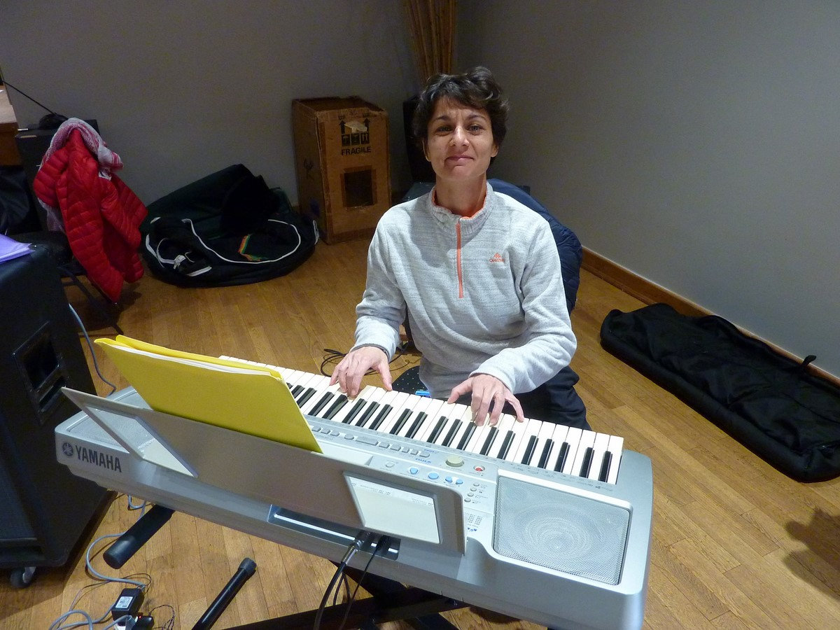 18    Coline, la reine du clavier (Copier)