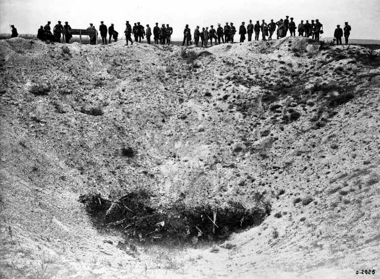 Crater à Vimy juil 1918