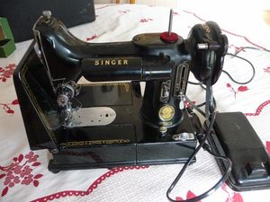 Mini_Featherweight_222_Singer__800x600_