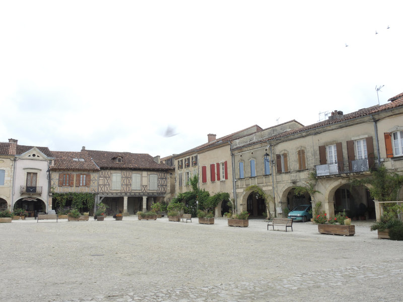 Labastide-d'Armagnac, place royale (40)