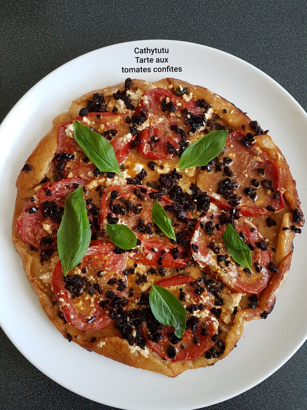 Tarte tatin aux tomates confites chevre frais olive pistou chez Cathytutu Corse20190719_121813
