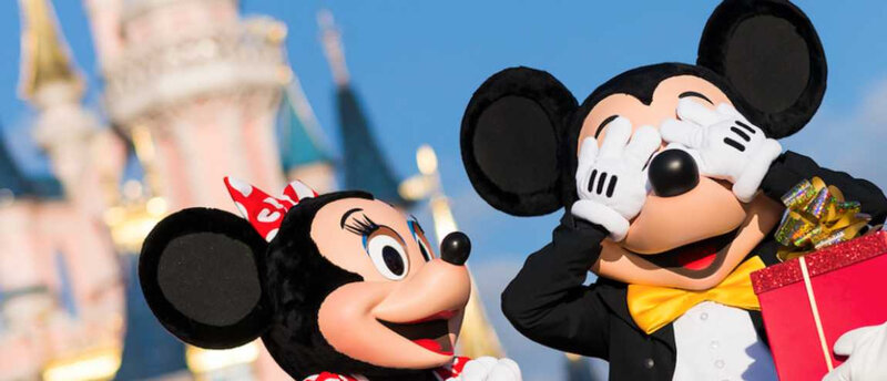 disneyland-paris-mickey-et-minnie-changent-de-look-pour-le-25e-anniversaire-du-parc-photos