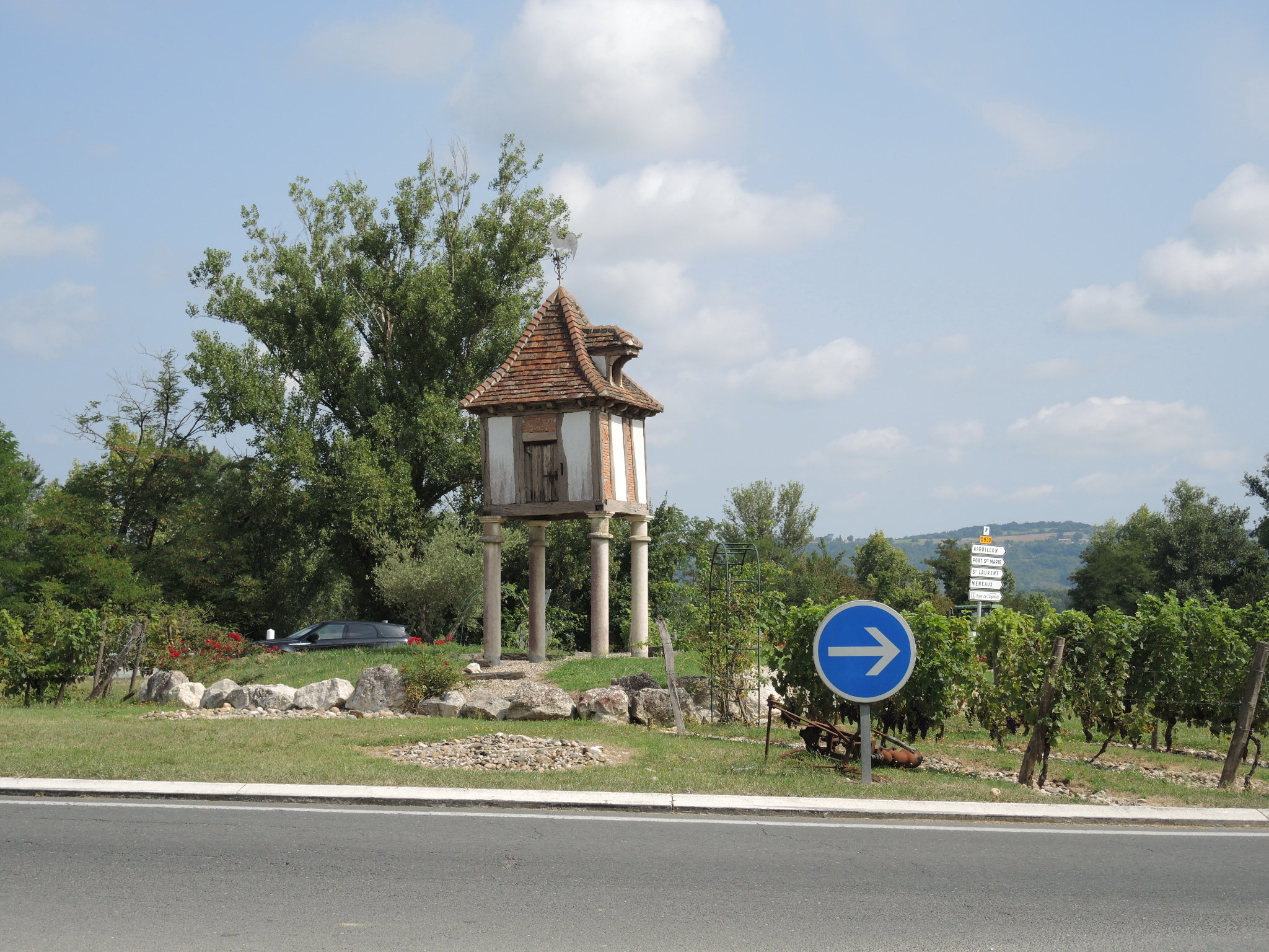 Feugarolles, rond-point (47)