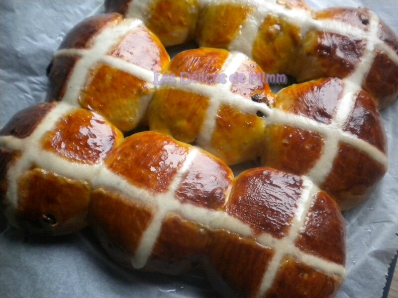 Hot cross buns (petites brioches de Pâques) 2