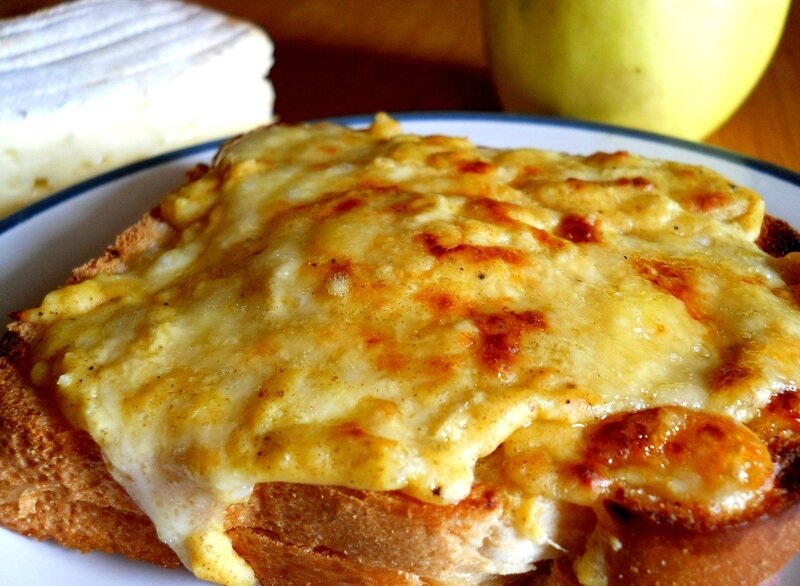 Croque Monsieur au Pont L'Evêque et Pommes