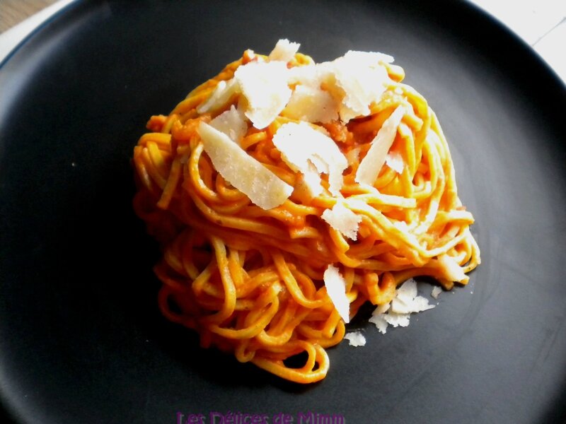 Pâtes sauce tomates, pancetta et mascarpone