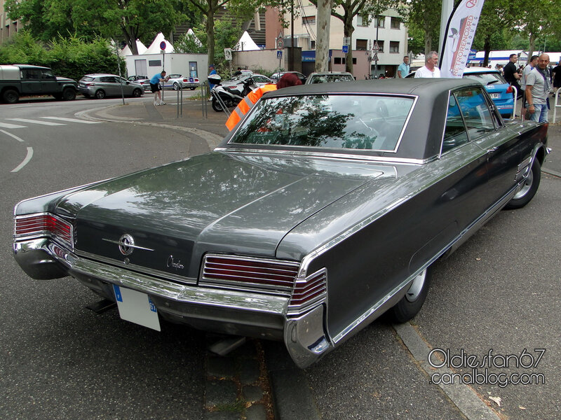 Chrysler 300 hardtop coupe-1966-02