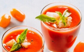 delicious-gaspacho-soup-glass-traditional-600w-1369448522