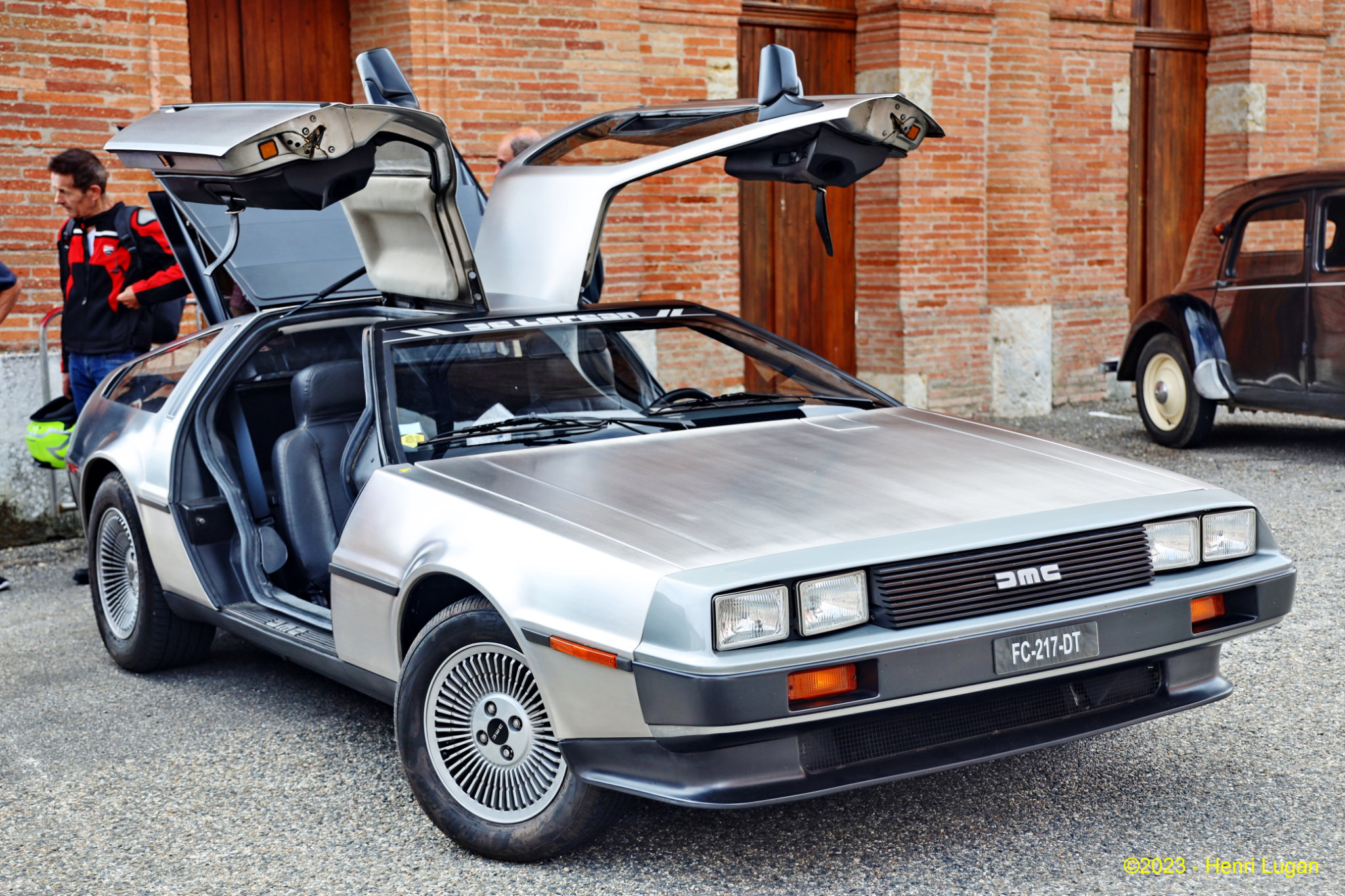DeLorean DMC 12_10 - 1981 [USA] HL_GF