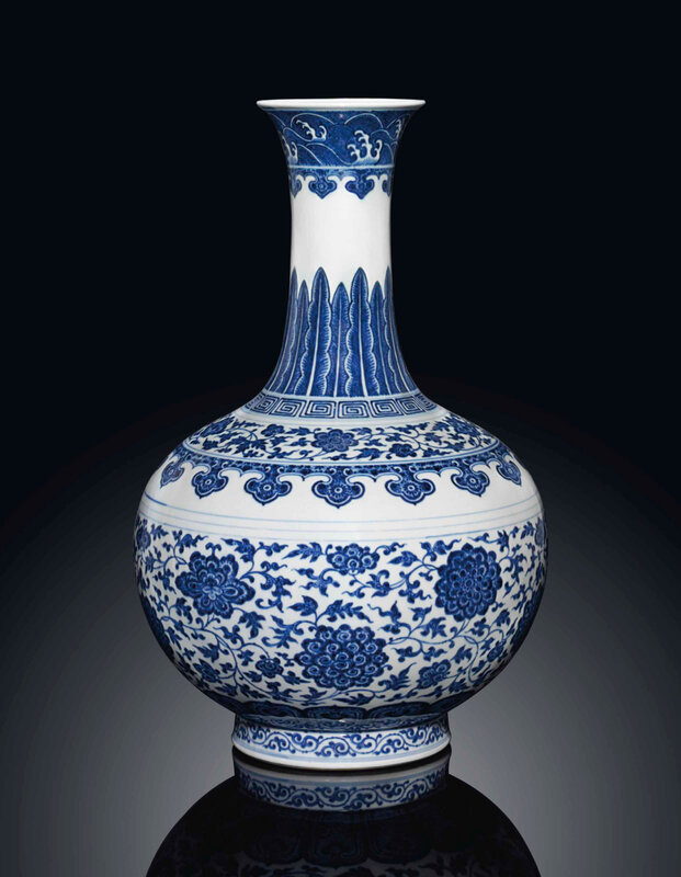 2014_CKS_01523_0348_000(a_ming-style_blue_and_white_bottle_vase_qianlong_underglaze_blue_six-c)