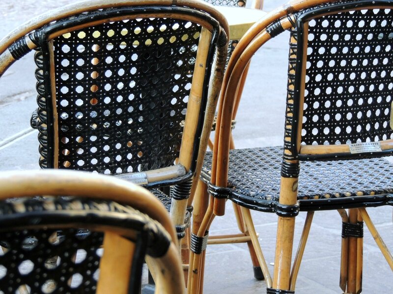 chaises cafe