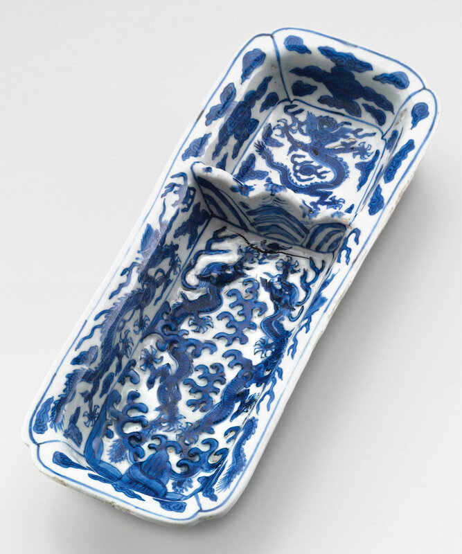 A rare blue and white rectangular pen tray, Wanli six-character mark In underglaze blue and of the period (1573-1619)