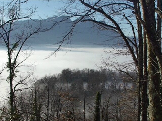 Au-dessus de la mer du brouillard