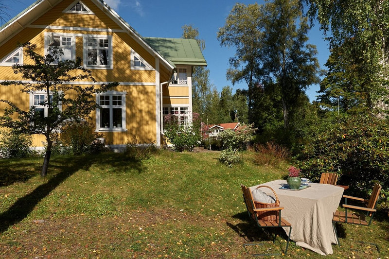 large-garden-swedish-house-nordroom
