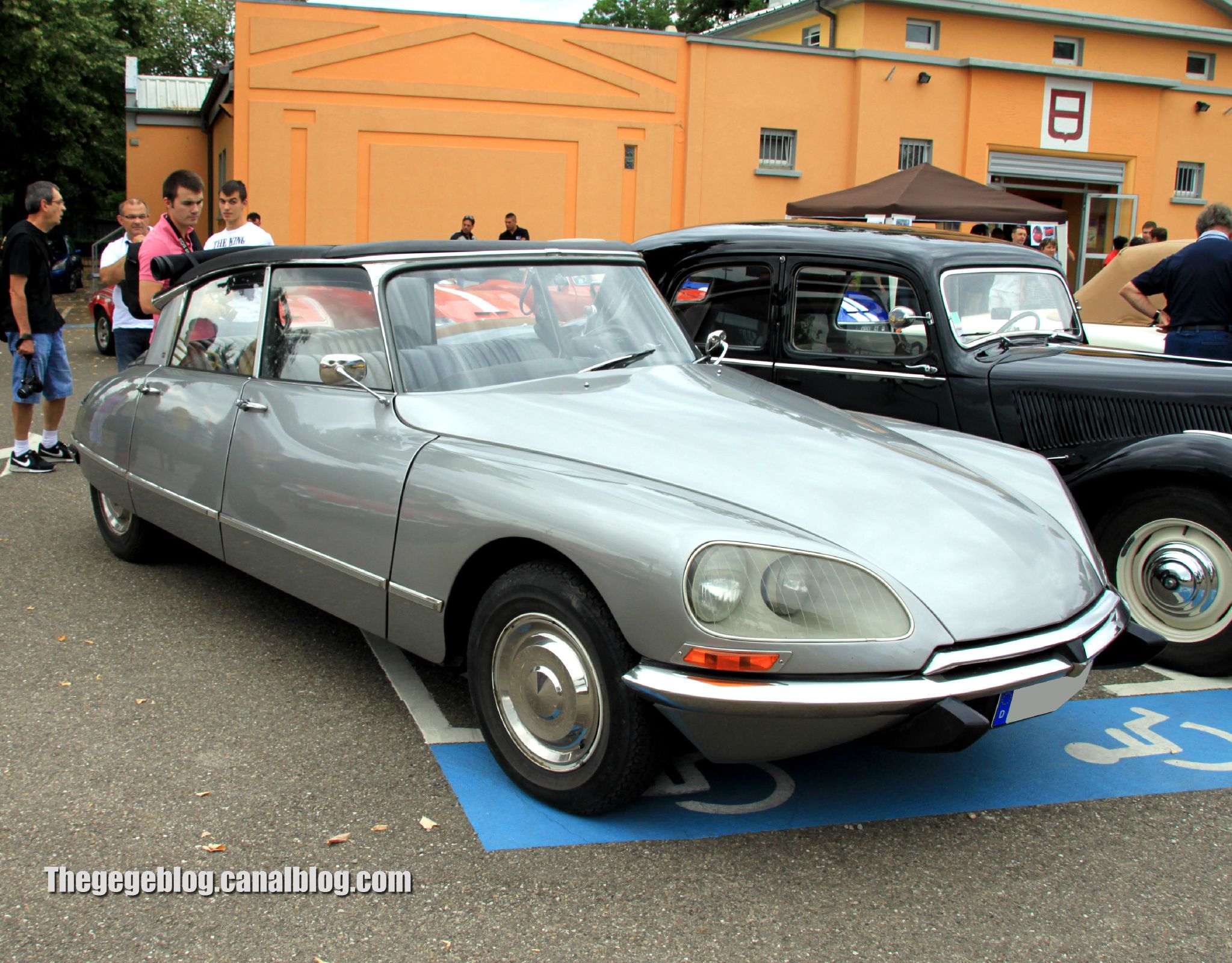 Citroen DS 21 découvrable (Retrorencard aout 2012) 01
