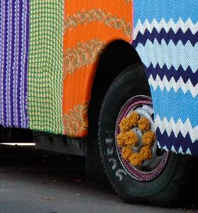 yarnbombingbusroue