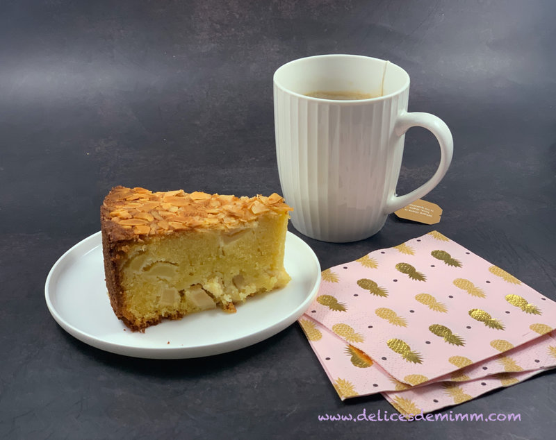 Gâteau moelleux pommes et amandes 5
