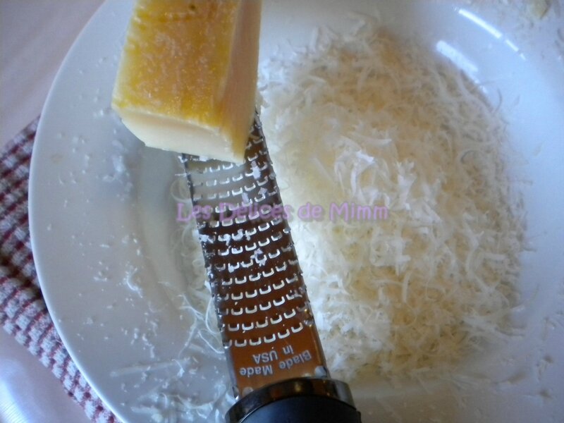 Comment faire des corolles en tuile de parmesan 2