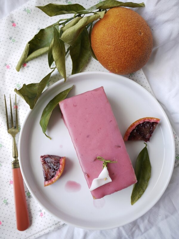 Gâteau moelleux au curd d'orange sanguine