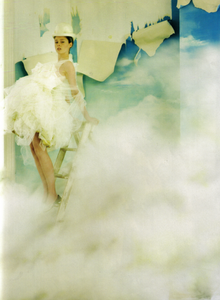Photographer_Tim_Walker_Model_Coco_Rocha_Vogue_Feb_07_01