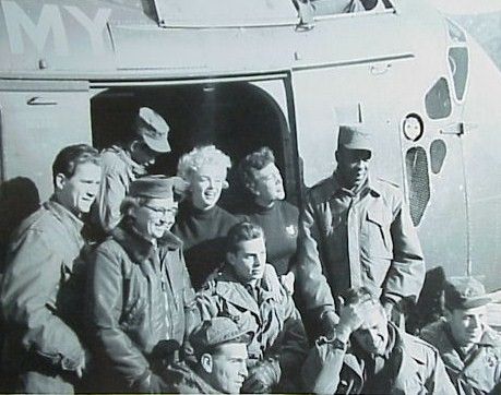1954-02-18-korea-2nd_division-helico-with_jean-1-2