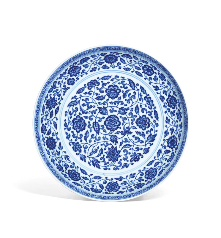 2020_HGK_18242_2842_000(a_ming-style_blue_and_white_floral_scroll_dish_yongzheng_six-character)
