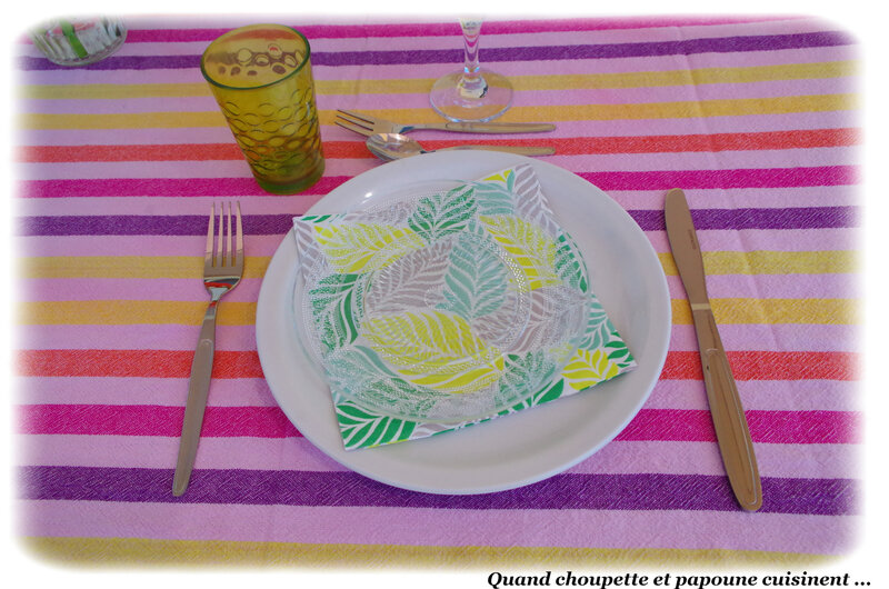 table déjeuner en terrasse tout simplement-9724