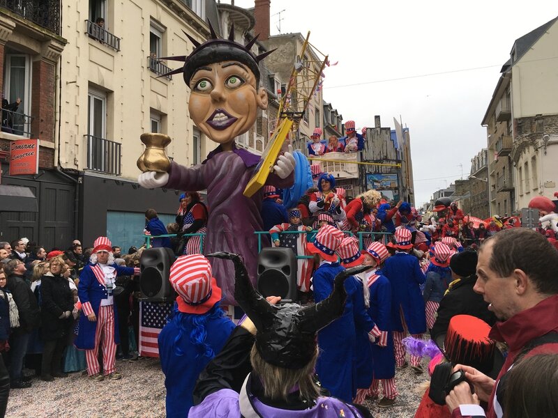 Carnaval de Granville la Grande Cavalcade dimanche 7 février 2016 char USA rue Courraye