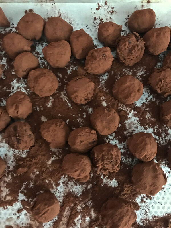 poser sur un plateau une fois bien durcie dans le cacao