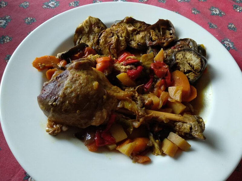 Tajine de dinde aux aubergines et aux poivrons