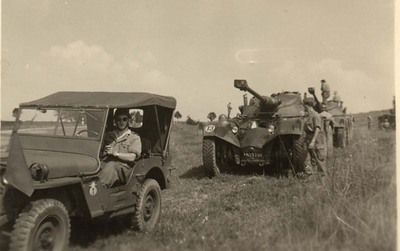 A_la_tete_de_la_colonne_d_E_B_R_quelque_part_en_Algerie_1961