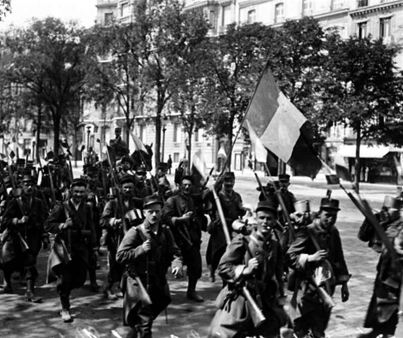 Aout 14 départ du 1 er régiment de génie Champ Elycéees